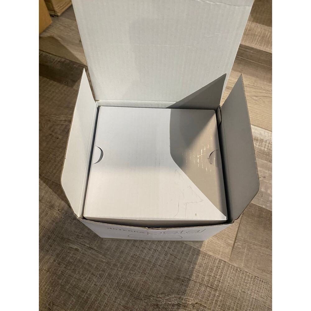 doTERRA Petal Essential Oil Diffuser White Aroma Device - Picture 12 of 13